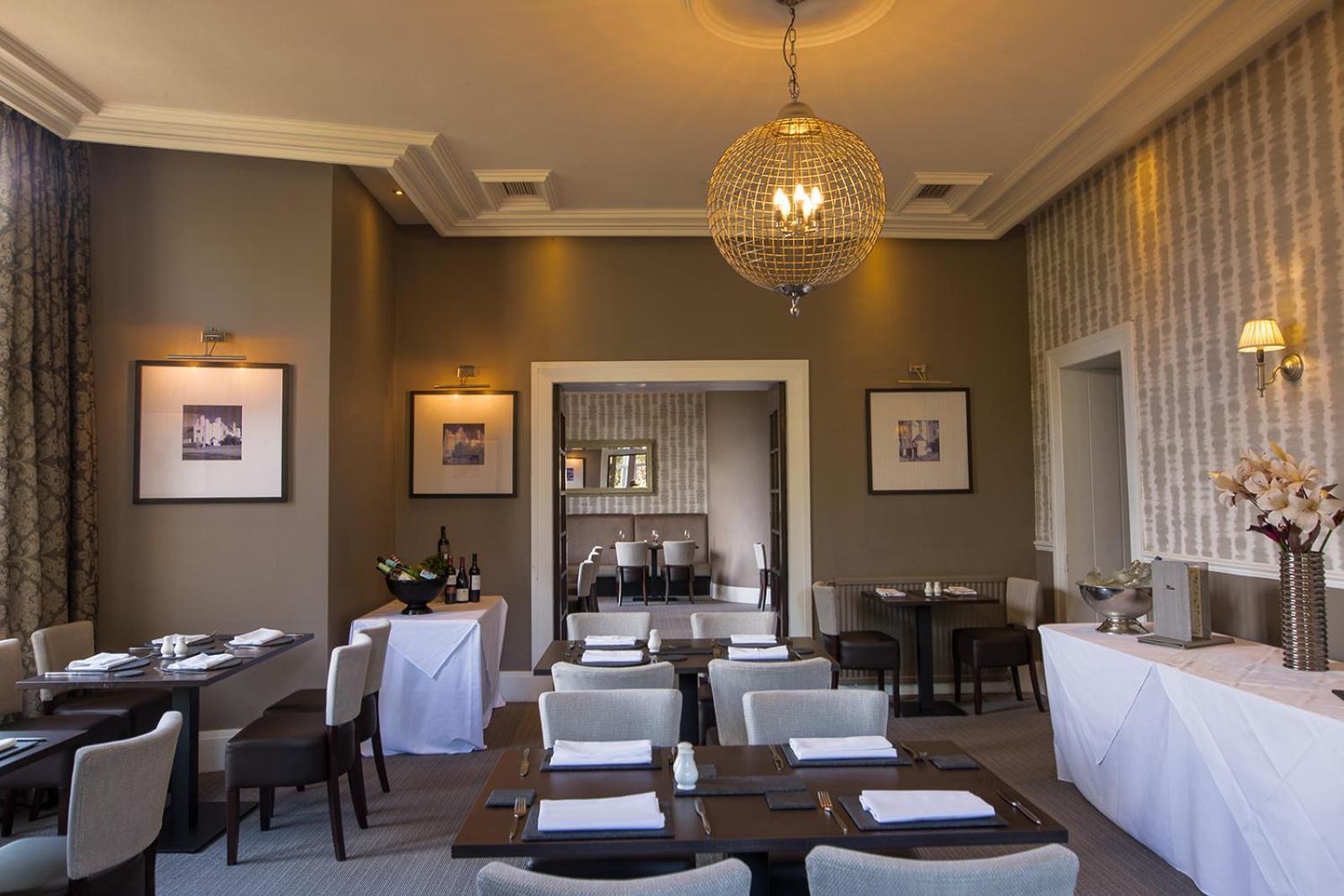 Rosslea Hall Hotel Rhu Ngoại thất bức ảnh